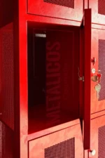 Locker metálico especial con puertas en malla - Imagen 5