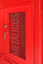 Locker metálico especial con puertas en malla - Imagen 4